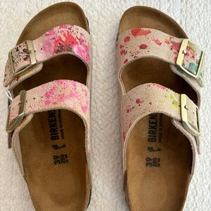 RETIRED  ARIZONA Flower Crush Beige Suede US 8-8.5/EU 39N